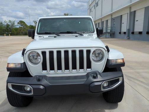 Bright White Clearcoat 2018 Jeep Wrangler Unlimited Sahara