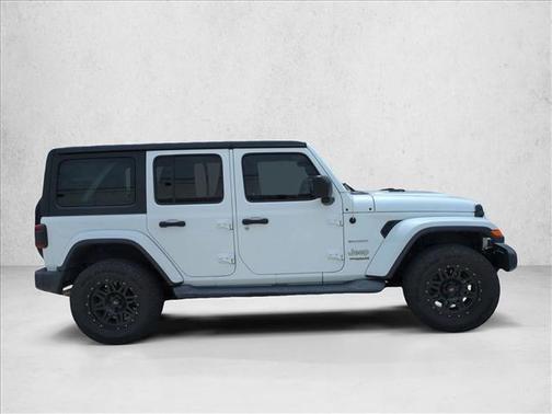 Bright White Clearcoat 2018 Jeep Wrangler Unlimited Sahara