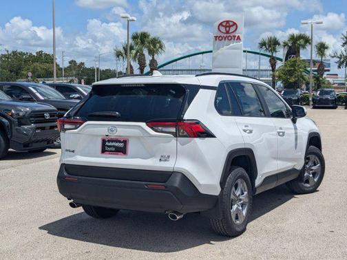 2025 Toyota RAV4 Hybrid XLE