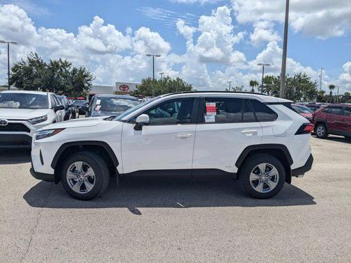2025 Toyota RAV4 Hybrid XLE