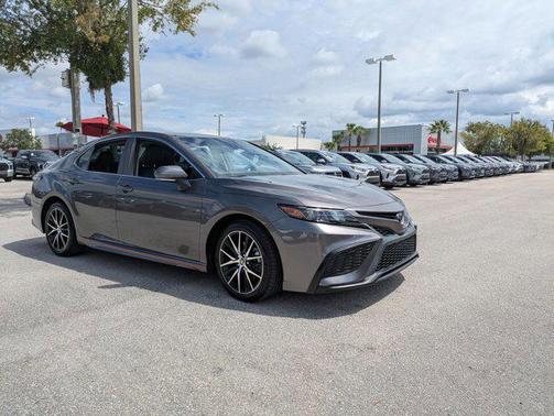 2022 Toyota Camry SE