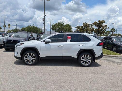 2025 Toyota RAV4 XLE Premium