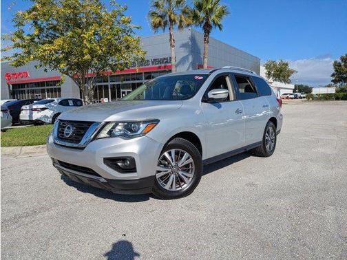 2019 Nissan Pathfinder SL