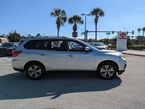 2019 Nissan Pathfinder SL