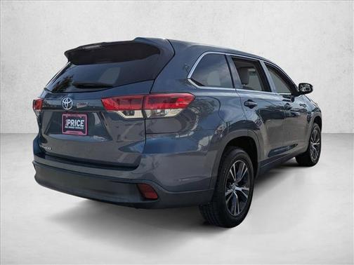 2019 Toyota Highlander LE I4