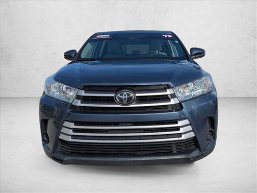 2019 Toyota Highlander LE I4