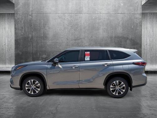 2025 Toyota Highlander XLE