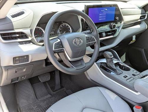 2025 Toyota Highlander XLE