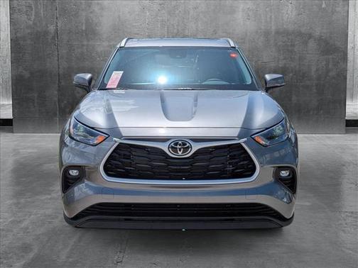 2025 Toyota Highlander XLE