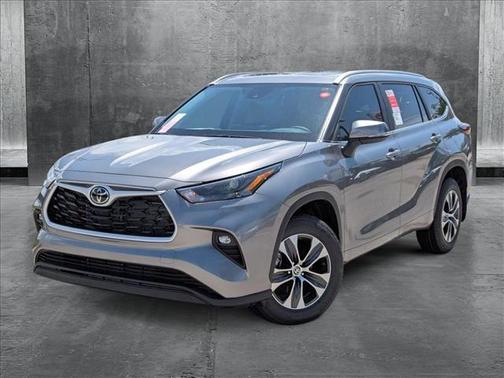 2025 Toyota Highlander XLE
