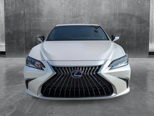 2022 Lexus ES 300h Ultra Luxury
