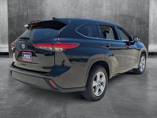 2022 Toyota Highlander L