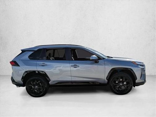 2022 Toyota RAV4 Hybrid SE