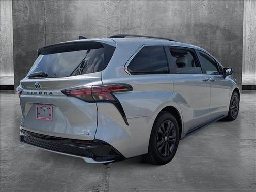 2024 Toyota Sienna XSE 7 Passenger
