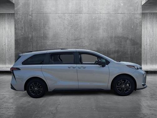 2024 Toyota Sienna XSE 7 Passenger