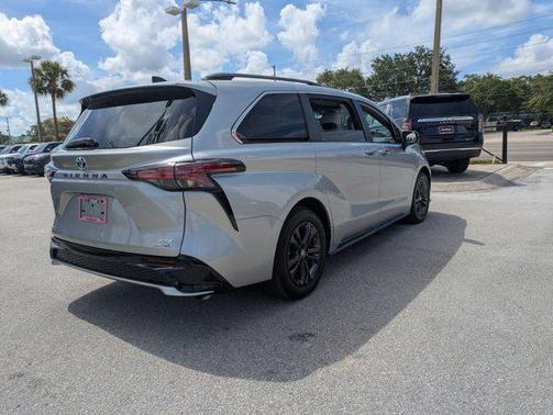 2024 Toyota Sienna XSE 7 Passenger