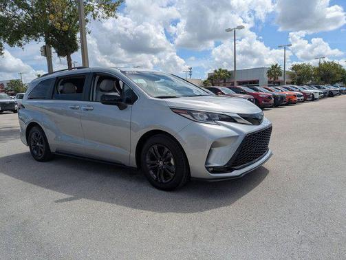 2024 Toyota Sienna XSE 7 Passenger