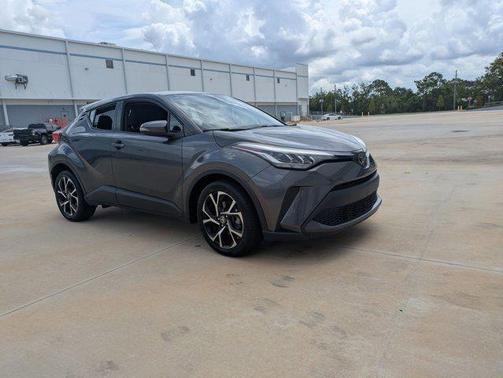 2022 Toyota C-HR XLE