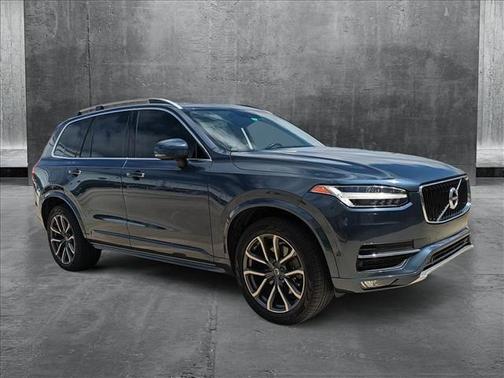 2019 Volvo XC90 T6 Momentum