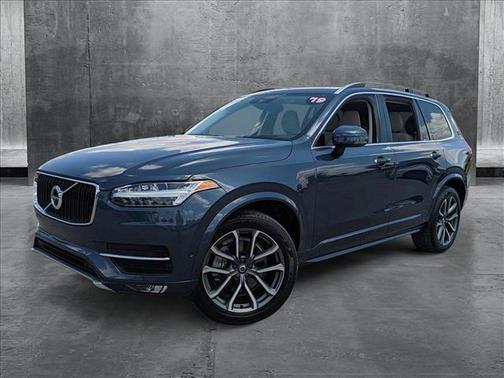 2019 Volvo XC90 T6 Momentum