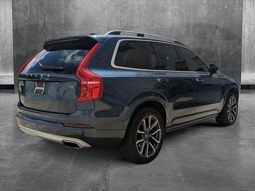2019 Volvo XC90 T6 Momentum