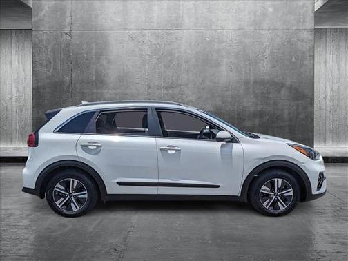 2022 Kia Niro LXS
