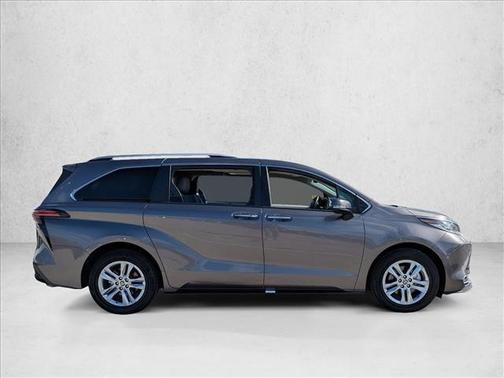 2022 Toyota Sienna Limited