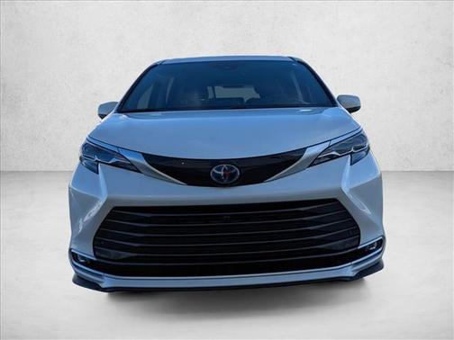 2024 Toyota Sienna Platinum 7 Passenger