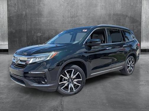 2019 Honda Pilot Touring 8-Passenger