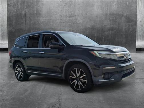2019 Honda Pilot Touring 8-Passenger