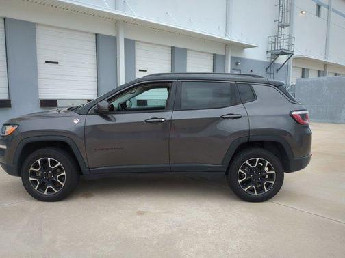 Granite Crystal Metallic Clearcoat 2020 Jeep Compass Trailhawk