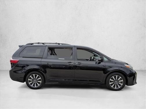 2019 Toyota Sienna Limited Premium