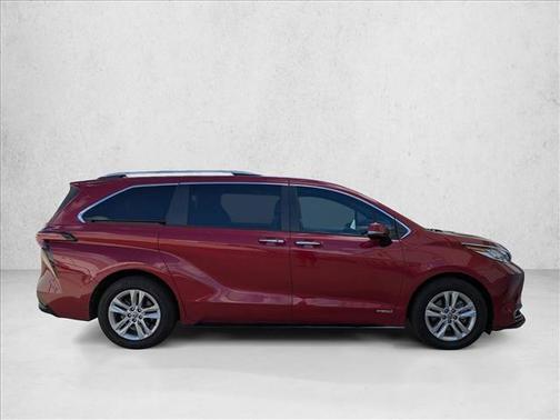 2021 Toyota Sienna Limited 7-Passenger