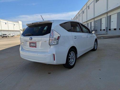 2013 Toyota Prius v Two