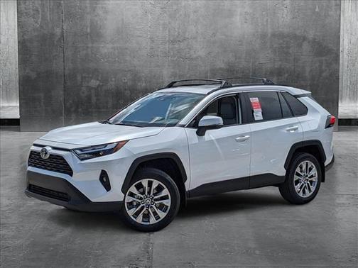 2025 Toyota RAV4 XLE Premium