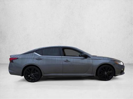 2022 Nissan Altima SR FWD