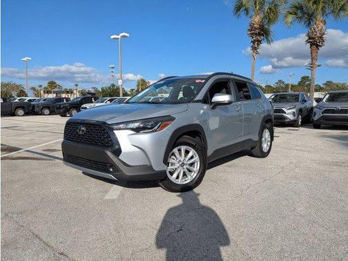 2024 Toyota Corolla Cross LE