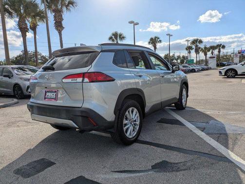 2024 Toyota Corolla Cross LE