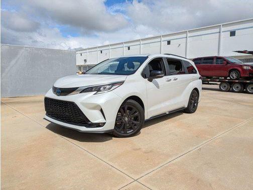 2023 Toyota Sienna XSE 7 Passenger