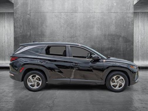 2022 Hyundai TUCSON SE