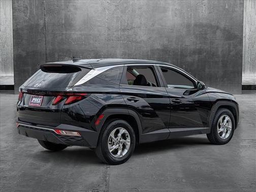 2022 Hyundai TUCSON SE