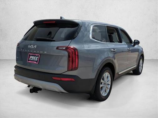 Everlasting Silver 2022 Kia Telluride LX