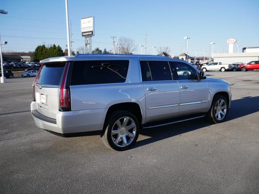Photo 5 of 20 of 2018 Cadillac Escalade ESV Luxury
