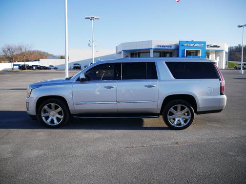 Photo 2 of 20 of 2018 Cadillac Escalade ESV Luxury