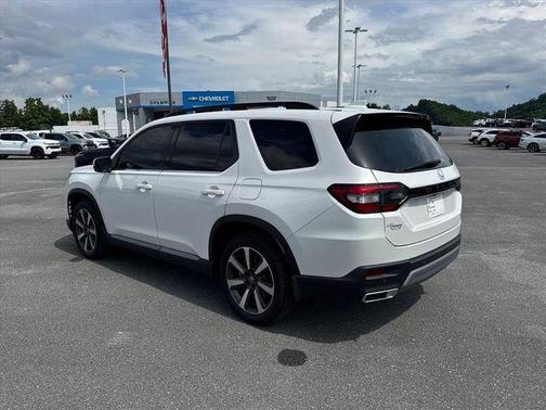 White 2025 Honda Pilot Sport