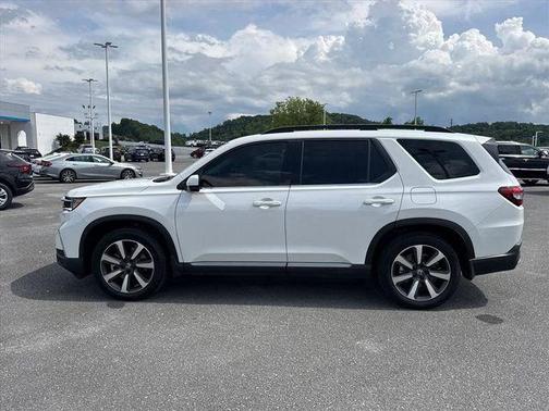 White 2025 Honda Pilot Sport