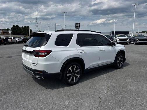 White 2025 Honda Pilot Sport