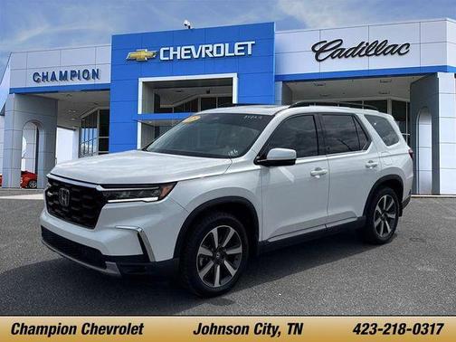 White 2025 Honda Pilot Sport