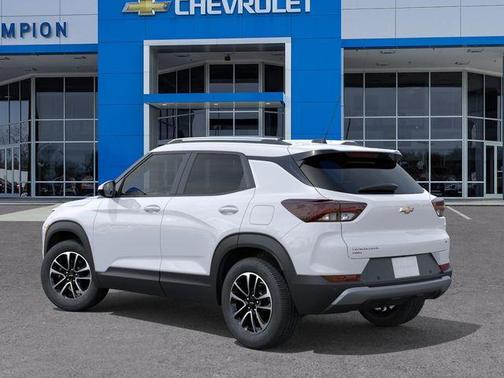 Summit White 2026 Chevrolet Trailblazer LT