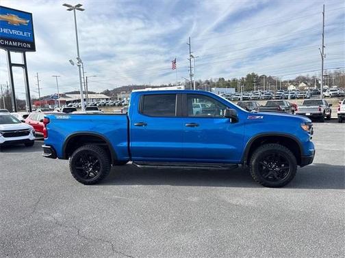 2022 Chevrolet Silverado 1500 Custom Trail Boss